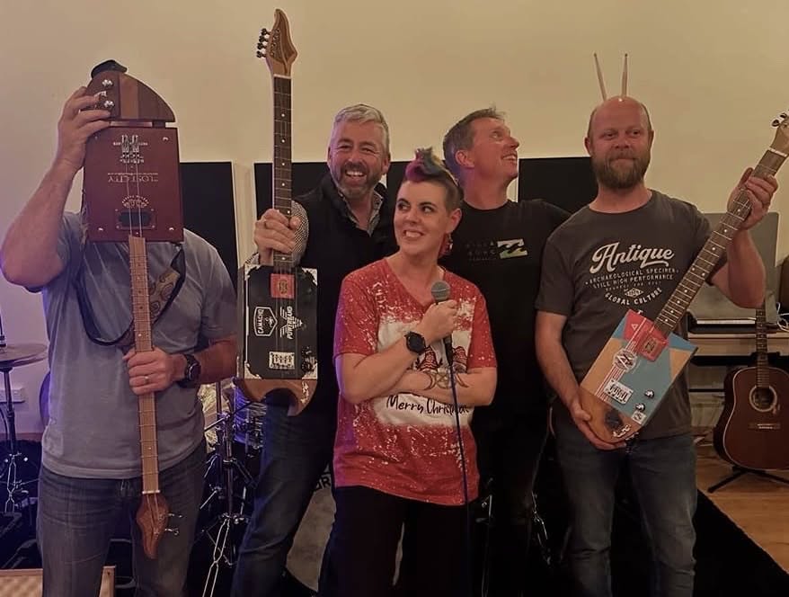 Cigar Box Gutairs - Talk + Performance